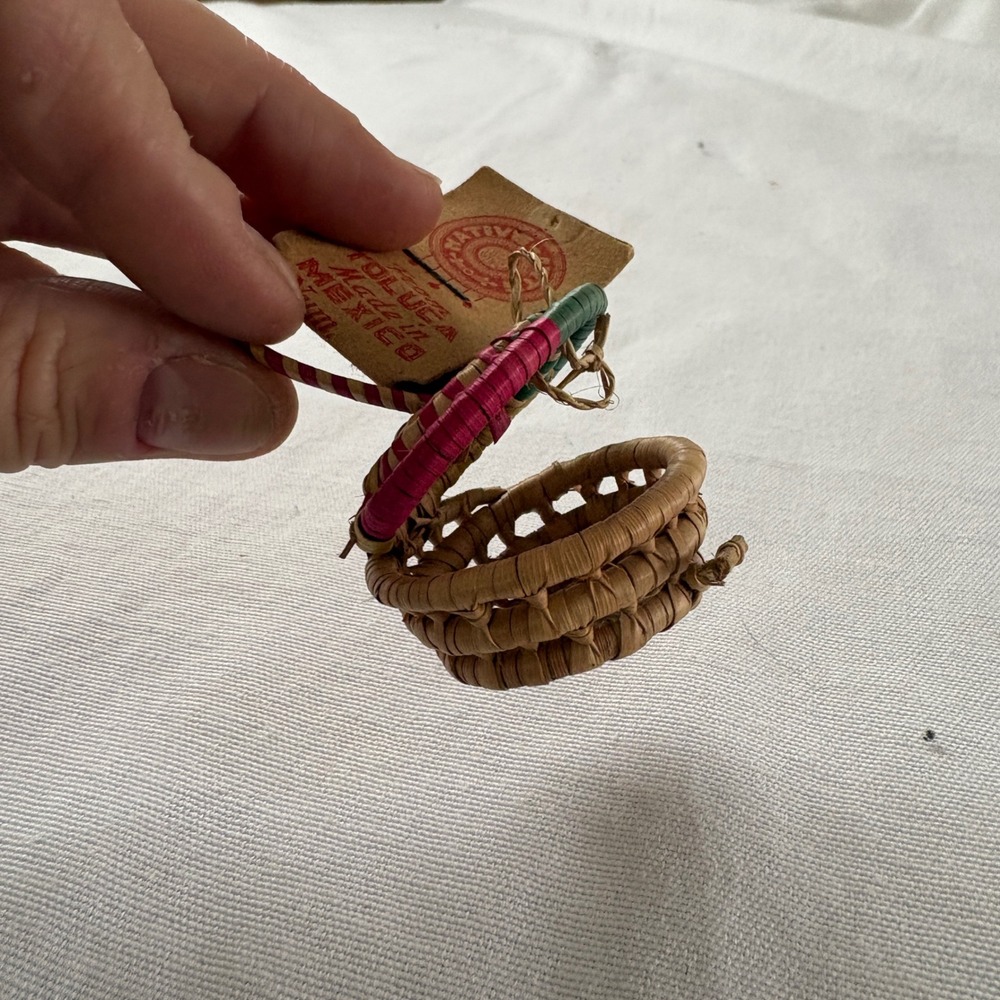 Vintage Native Arts Toluca Mexico Miniature Woven Baskets Set of 2 Coiled Straw - Picture 4 of 7